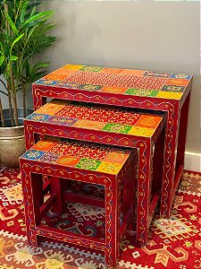 Trio de Mesas - Madeira - Pintadas á Mão - Vermelha e Colorida