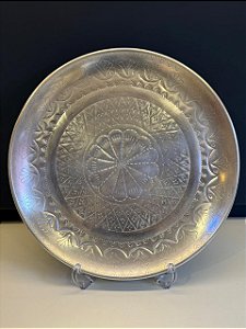 Prato de Parede - Relevo - Metal - Prata - 38CM
