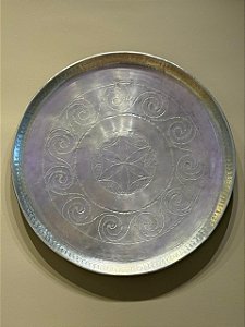 Prato de Parede - Relevo - Metal - Prata - 59CM