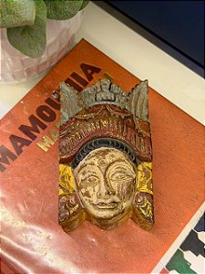 Caixa Segredo - Madeira Entalhada - Vermelho, Azul, Amarelo e Marrom