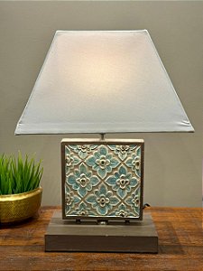 Abajur Flor - Madeira - Com Base - Marrom e Azul - Com Cúpula