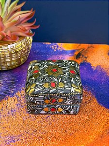 Porta Joias - Metal - Feito à mão - Branco, Preto, Dourado e Vermelho - 6,5CM