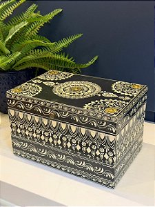 Caixa Decorativa - Porta Joias - Madeira - Pintado á Mão - Preto e Branco - 26X18CM