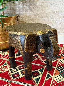 Banqueta Elefante com Aplique em Metal - Madeira - Pintado à Mão - Marrom e Dourado - 31CM