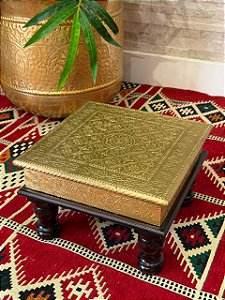 Mesa Madeira - Aplique em Metal - Marrom e Dourado - 26CM