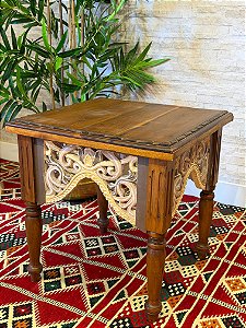 Mesa Madeira Entalhada - Pintado à Mão - Marrom e Amarelo - 51CM