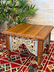 Mesa Madeira Entalhada - Pintado à Mão -Marrom, Azul Claro e Amarelo - 42CM