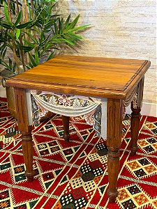 Mesa Madeira Entalhada - Pintado à Mão -Marrom, Vermelho e Cinza - 51CM