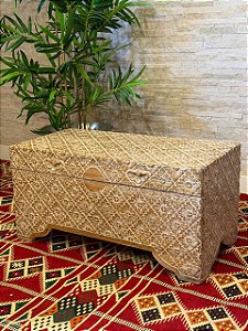 Baú - Indiano - Madeira Entalhada - Pintado à mão - Pátina