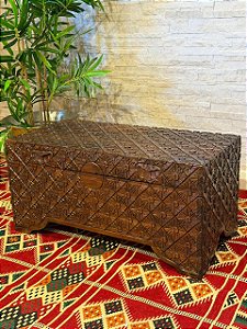 Baú - Indiano - Madeira Entalhada - Pintado à mão - Marrom