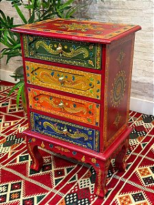 Gaveteiro em Madeira - Pintado à mão - 4 Gavetas - Vermelho e Colorido
