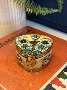 Caixa Decorativa - Porta Jóias - Osso e Metal - Madrepérolas e Dourado - 5x8,5