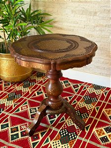 Mesa Madeira Entalhada - Aplique em Metal