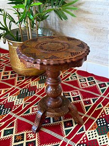 Mesa Madeira Entalhada - Aplique em Metal