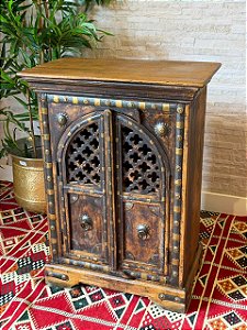 Gaveteiro em Madeira Entalhada - Aplique em Metal - Marrom