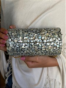 Bolsa Clutch em Metal - Madreperolas e Dourado - Com Alça
