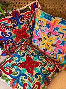 Kit 3 Capas de Almofadas - Bordadas - Rosa, Verde e Fendi