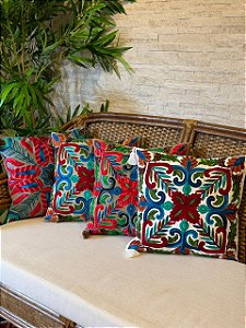 Kit 4 Capas de Almofadas - Bordadas - Coloridas
