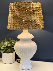 Abajur - Cerâmica - Branco com Cúpula de Palha