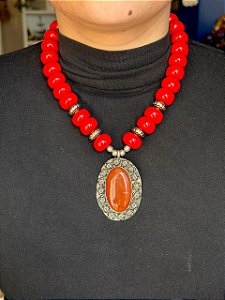 Colar - Resina e Metal - Vermelho e Marrom