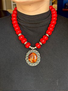 Colar - Resina e Metal - Vermelho e Marrom