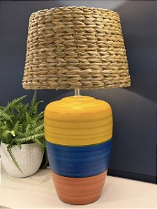 Abajur - Cerâmica - Amarelo, Azul e Vermelho - Cúpula de Palha