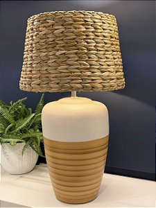 Abajur - Cerâmica - Marrom e Branco - Cúpula de Palha