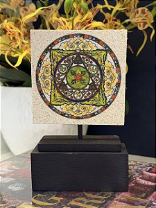 Escultura Mandala - Madeira e Pedra de Sabão - Pintado à mão - Colorido