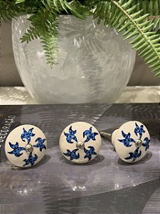 Puxador em Cerâmica - Pintado - Azul e Branco - Acabamento Prateado