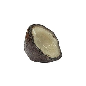 Sabonete Artesanal com Cheiro e Formato de Coco Cortado ao Meio - 6x3,5cm - 1 unidade - Rizzo
