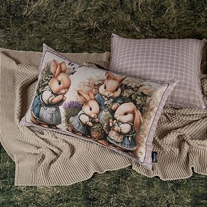 Capa para Almofada de Páscoa Premium - Família de Coelhos - Xadrez Lilás - 35x55cm - 1 unidade - Rizzo