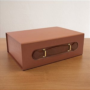 Caixa de Papel Rígido Retangular com Alça - Marrom - P 24,5x17,5x8cm - 1 unidade - Cromus - Rizzo
