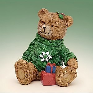 Enfeite de Natal em Resina - Urso com Moletom Verde e Presentes - 11x13x8cm - 1 unidade - Cromus - Rizzo