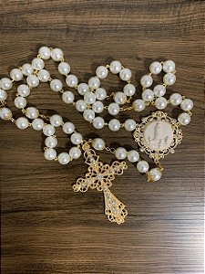 Terço  grande  para noiva Nossa Senhora de Fátima  em camafeu e pérolas dourado