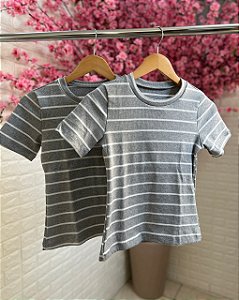 Blusa Listrada Cinza