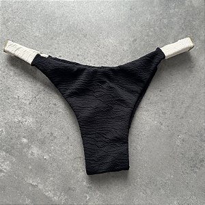 Calcinha 013 com regulagem dual color fio duplo Carmel Preto e Off white (BUSTO NÃO INCLUSO)