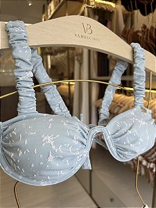 Top meia taça aro quadrado com bojo removível e fru-fru largo alça tecido brisa azul ( valor somente do top)