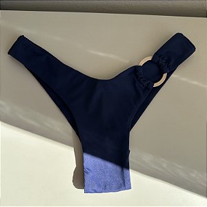 Calcinha Asa Delta Fio 012 azul marinho com argola ( BOJO NÃO INCLUSO)