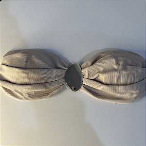 Top tomara caia com alcinha opcional com acessório banhado ouro orgânico Capadócia nude (valor somente do top)