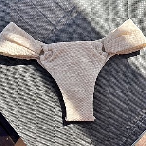 Calcinha 555 cintura média com argolinhas tecido Rivieira off white (BUSTO NÃO INCLUSO)