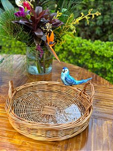 CESTA REDONDA DE VIME NATURAL COM VIDRO G - PÁSSARO AZUL