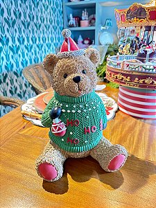 URSO DE RESINA SENTADO - NATAL - SUETER VERDE
