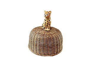 COBRE BOLO EM VIME NATURAL COM PEGADOR DE ONÇA