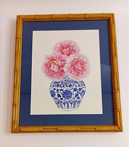 QUADRO GRAVURA PEÔNIAS COR DE ROSA NO VASO AZUL E BRANCO
