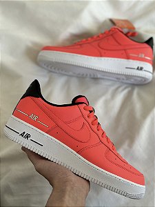 AIR FORCE 1 LOW ‘07 LV8 “Laser Crimson” *sem caixa