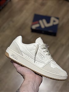 FILA ARCADE LOW (raw white)