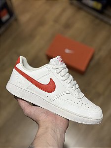 NIKE COURT VISION LOW (white/picante red)