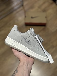NIKE AIR FORCE 1 LOW RETRO ANNIVERSARY EDITION (cinza)