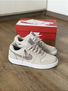 NIKE EBERNON LOW (Desert Sand)