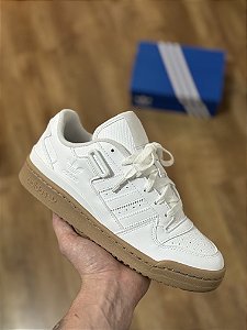 ADIDAS FORUM LOW (white/gum)